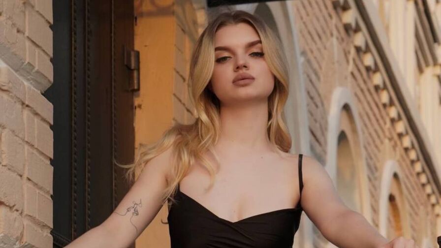 AdelBowman Nude