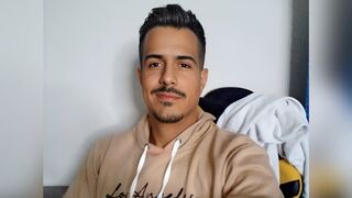 Free Nude AkramQuiroga