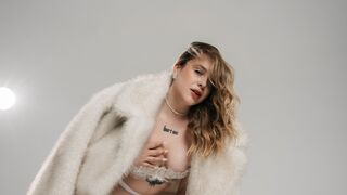 Free Nude AlexandraRichard