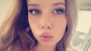 Free Nude AllynEdmison