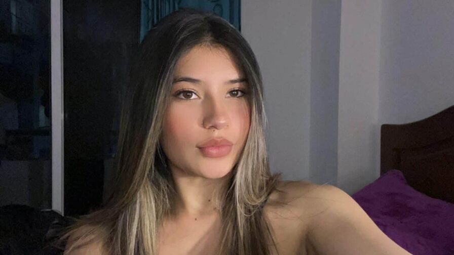 AmberCaty Nude