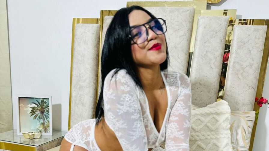 AmberCountry Nude