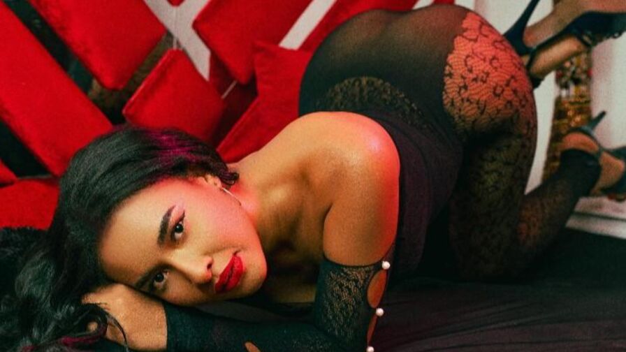 AmelyRouhs Nude