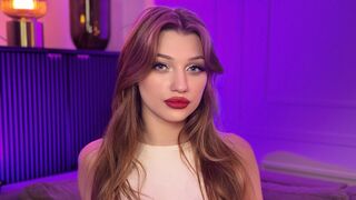 Free Nude AmiraQueen
