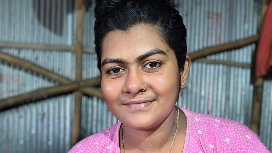Anjoliya Nude