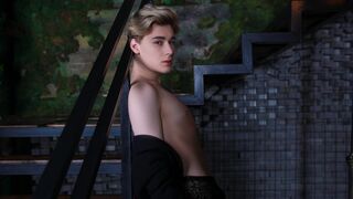 Free Nude AntonyLewis