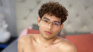 Free Nude AronAsher