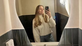 Free Nude AryaThomas