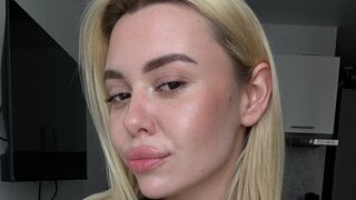 Free Nude AveriRigby