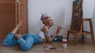 Free Nude AyanaMay