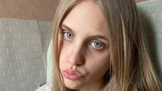 Free Nude AyannaOverturf