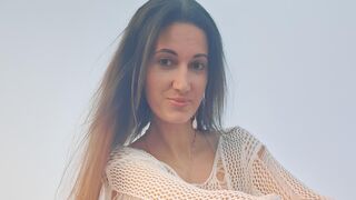 Free Nude BanyJessie