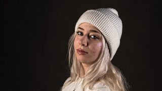 Free Nude BeckyThaissa