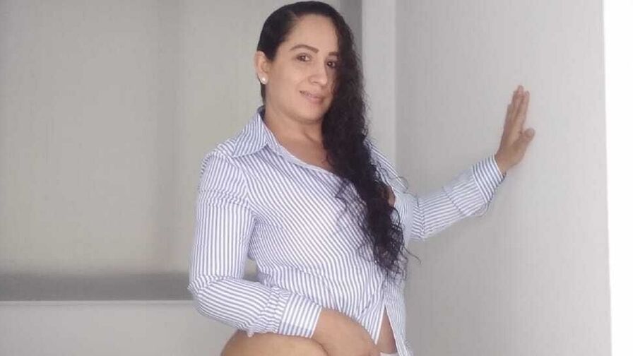 BelaSmithers Nude