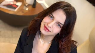 Free Nude BellaBriggs