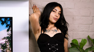 Free Nude BrunnetAlba