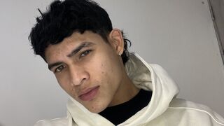 Free Nude BryanRamos