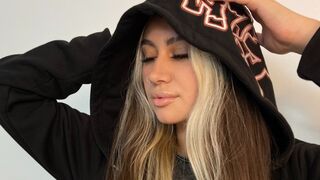 Free Nude CaroleeDelgado