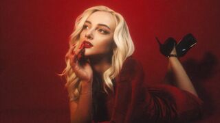 Free Nude CarolineMoor