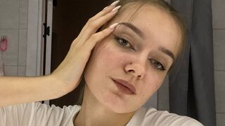 Free Nude CeciliaVanwinkle