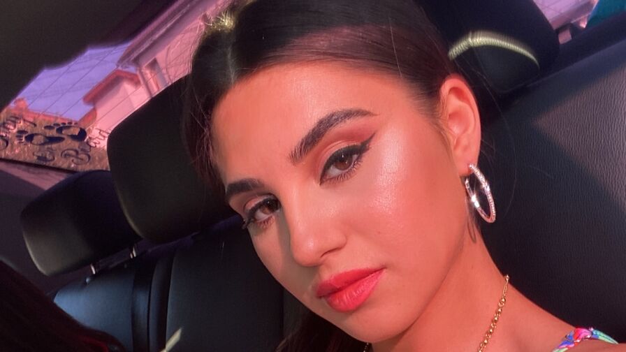 Cherryn Nude