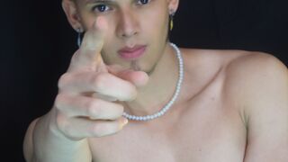 Free Nude ClayDavid