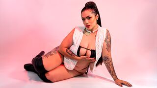 Free Nude CondeEmily