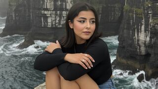 Free Nude CoralieFox