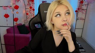 Free Nude CoralineHills