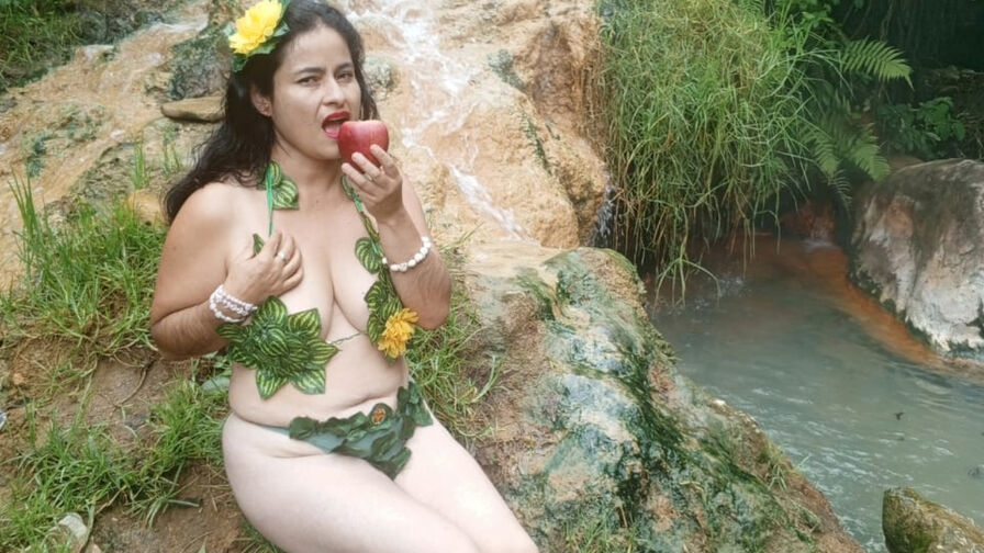 CrystallBristone Nude