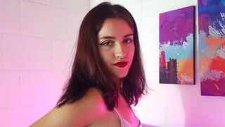 Free Nude DaffneBelluci