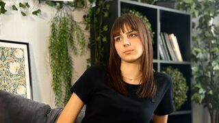 Free Nude DaisWhisper