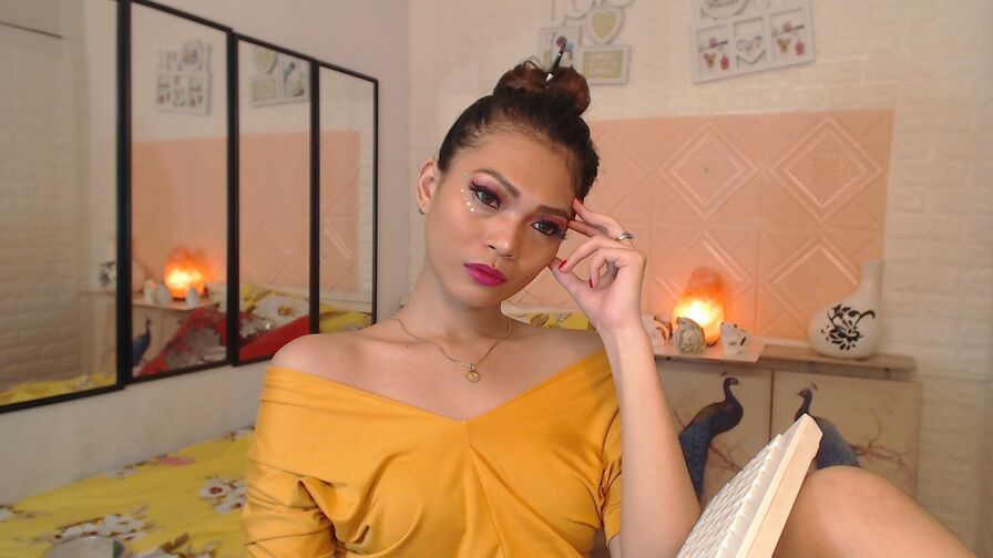 DanayaQuin Nude