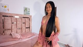 Free Nude DannieFlores
