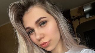 Free Nude DebbieCobb