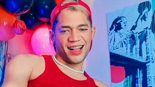 Free Nude DenielTaylor