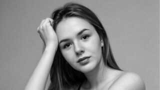 Free Nude DieraHallett