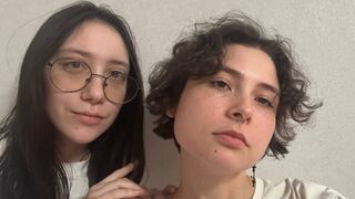 Free Nude DoreenAndBecki