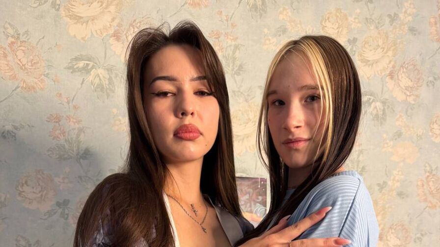 EarleneAndElva Nude