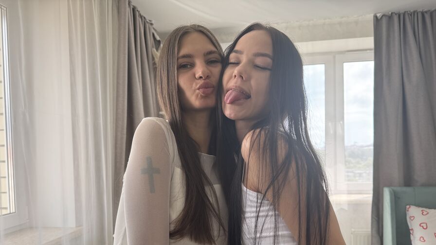 EdithAndConstanc Nude