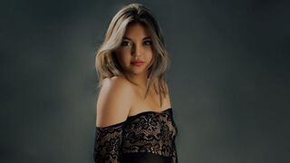 Free Nude ElianisCuevas