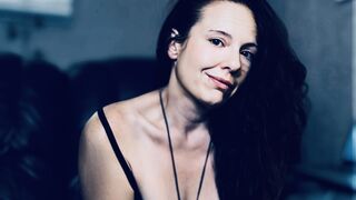 Free Nude EllaMira