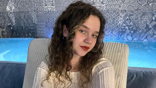 Free Nude ElliaWesty