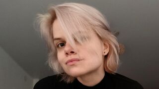 Free Nude EllieEyler
