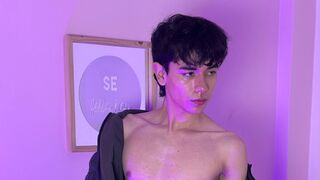 Free Nude ElliotMillard