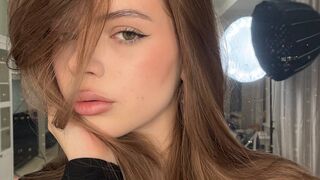 Free Nude EllyaLermet