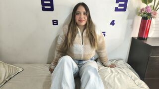 Free Nude EllyeConnor