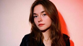 Free Nude ElviaCornfield