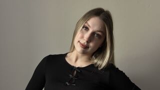 Free Nude ElviraMarcial