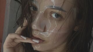 Free Nude ElwineFlood